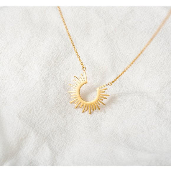 Gold Spiked Sun Ray Necklace - Celestial Pendant - Minimalist Design -‎ Elegant - Picture 8 of 9